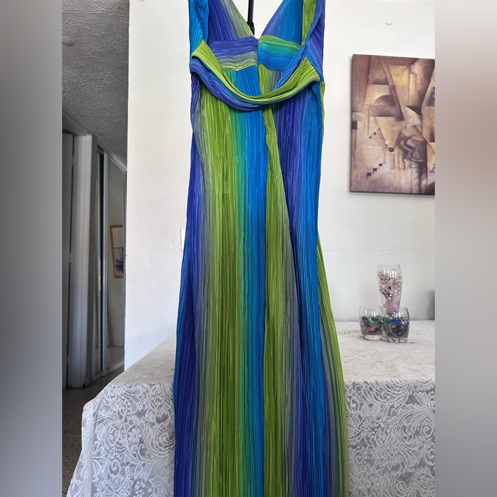 Fashion Nova Plisse Blue Green Maxi Dress Size L NWT - Picture 10 of 12